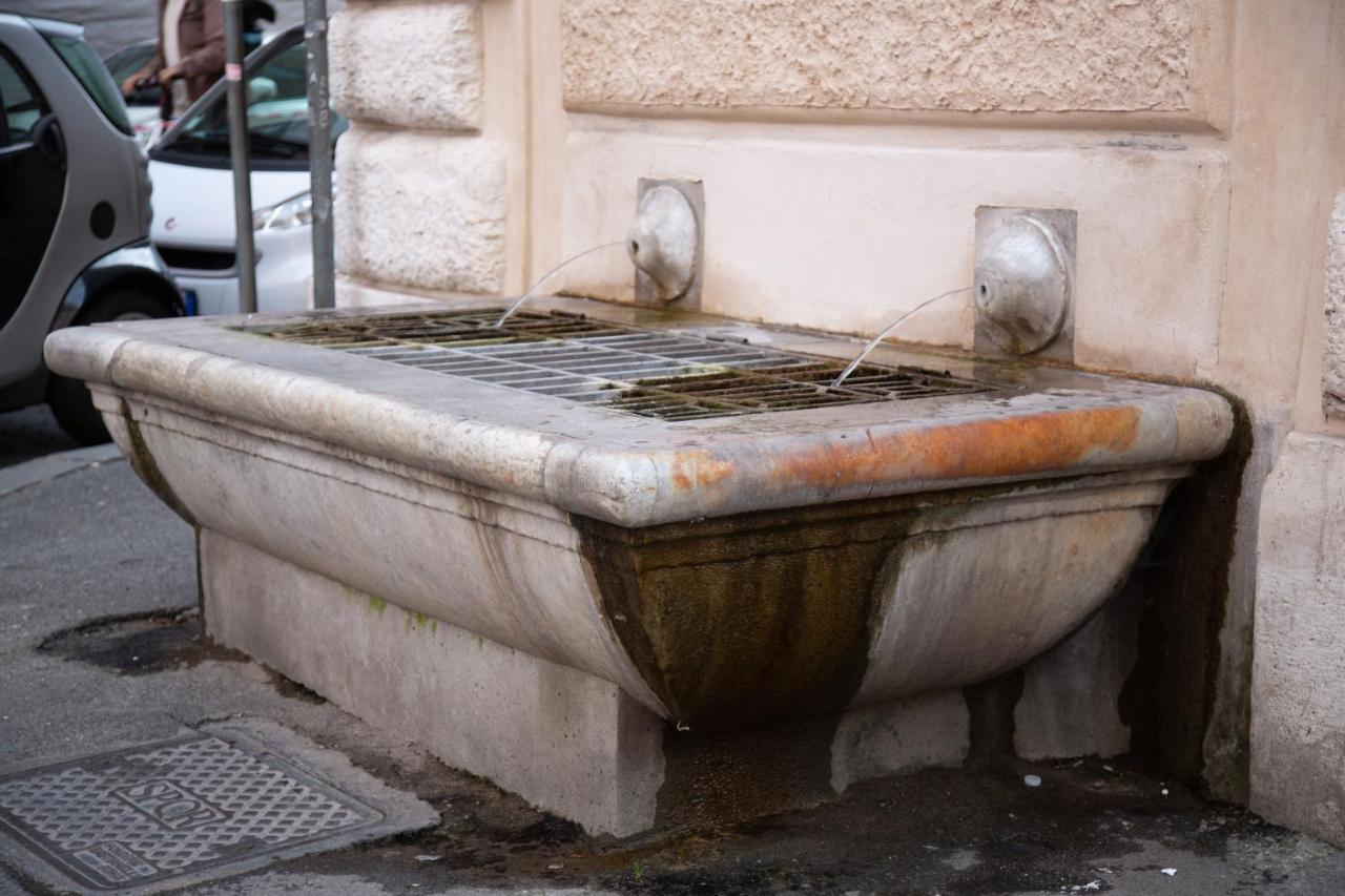 Repetita Juvant Roma Exterior foto